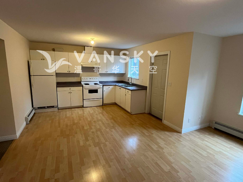 260424121351_kitchen 02.jpg